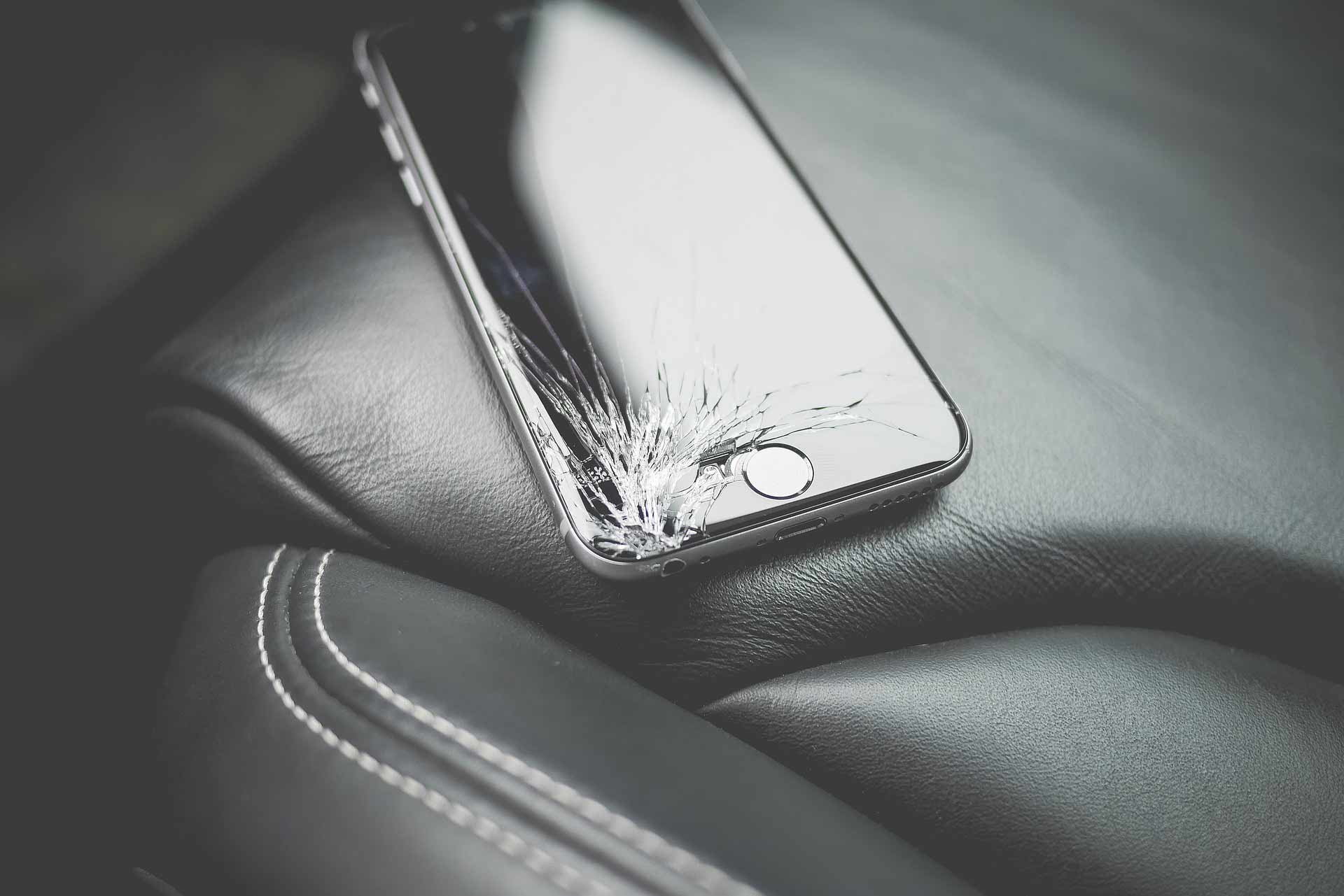 how-to-protect-iphone-android-screen-from-cracking
